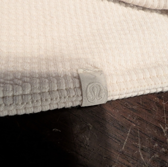 Lululemon Textured Funnel-Neck Pullover, Cream.  Women's 10. - Picture 3 of 5